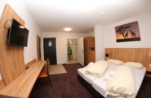 Premium bedding, desk, blackout curtains, soundproofing - Schäfer Boardinghouse (Groebenzell)