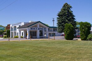 Front of property - Brooks Street Motor Inn (Missoula)