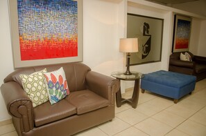 Lobby sitting area - Hotel Residencial Cervantes (David)