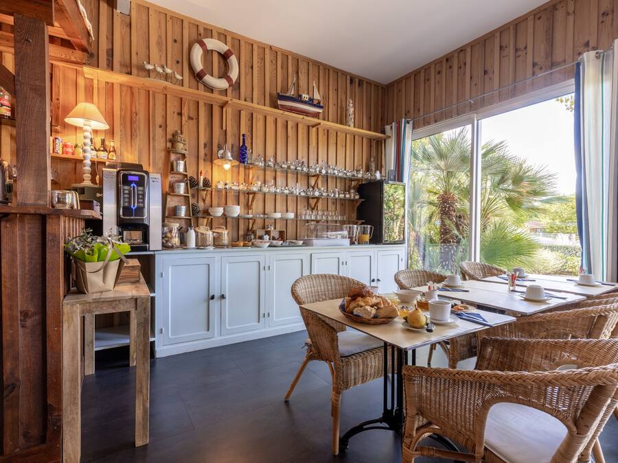 Daily buffet breakfast (EUR 14 per person)