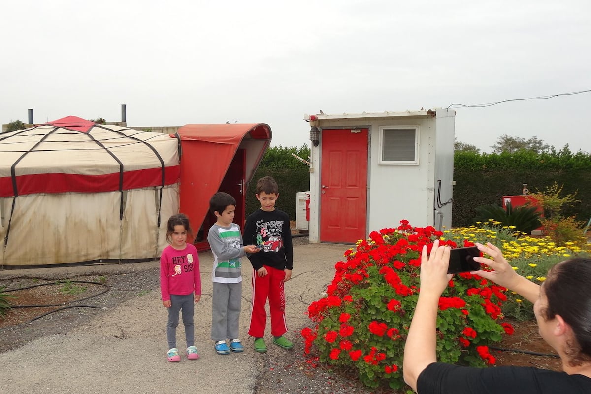 Tent (Red Mongolian - for minimum 4 guests) | Free cribs/infant beds, free WiFi