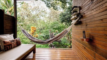 Jungle Cabin | Hageutsikt