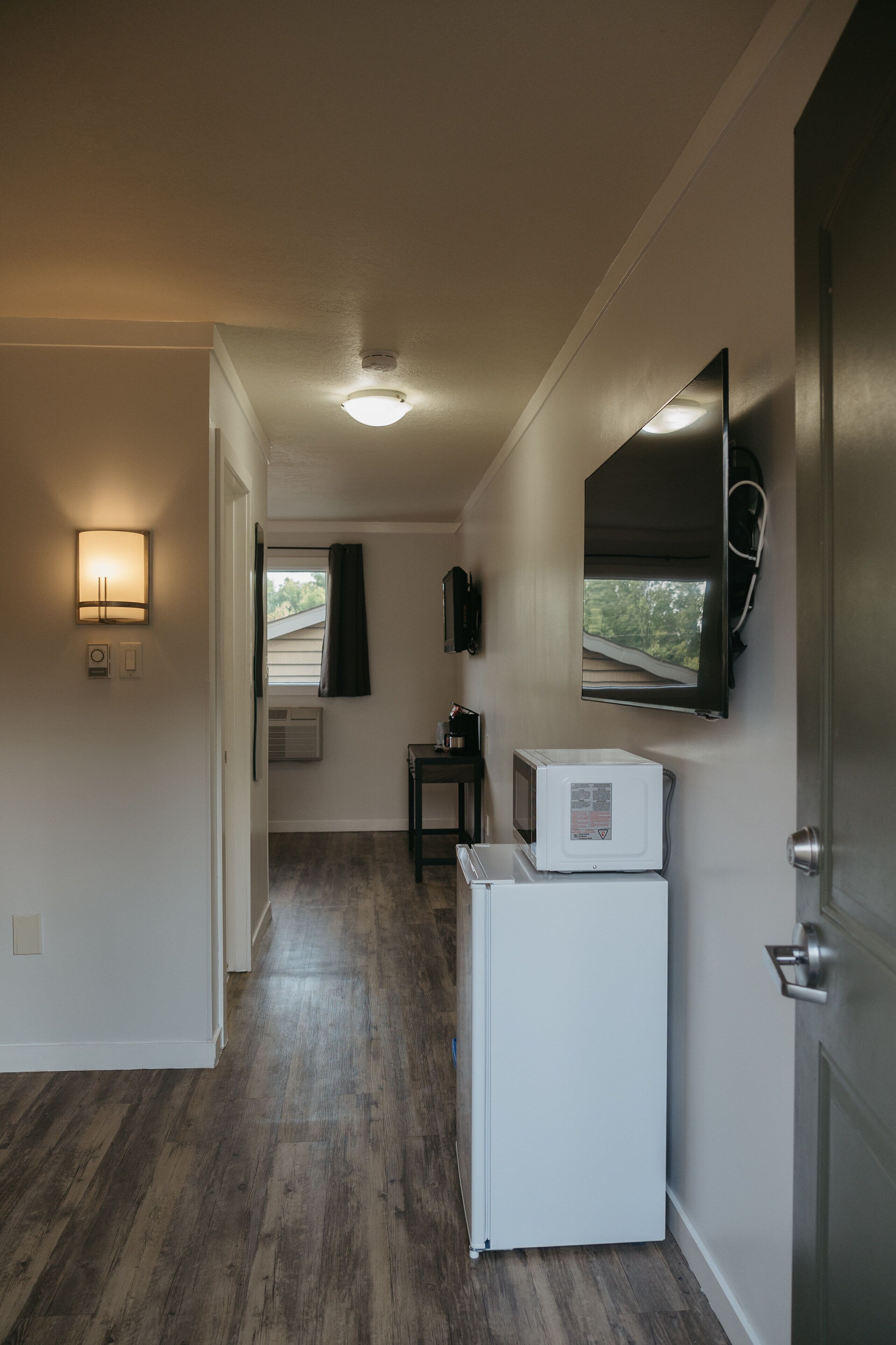 double room | 1 bedroom, laptop workspace, blackout curtains, iron/ironing board