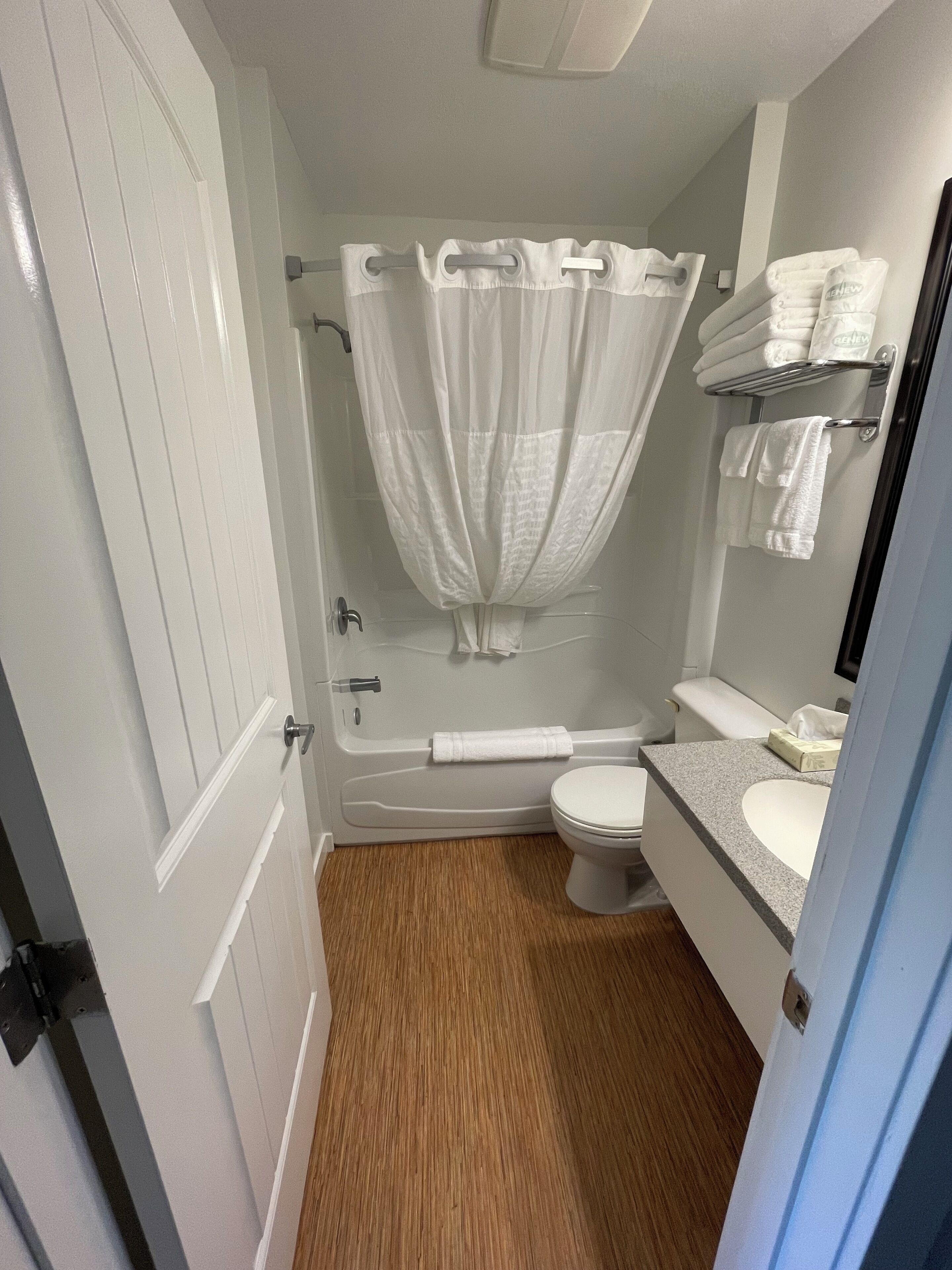 double room | bathroom | free toiletries, hair dryer, towels, soap