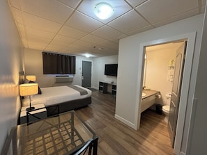 Laptop workspace, blackout curtains, iron/ironing board, free WiFi