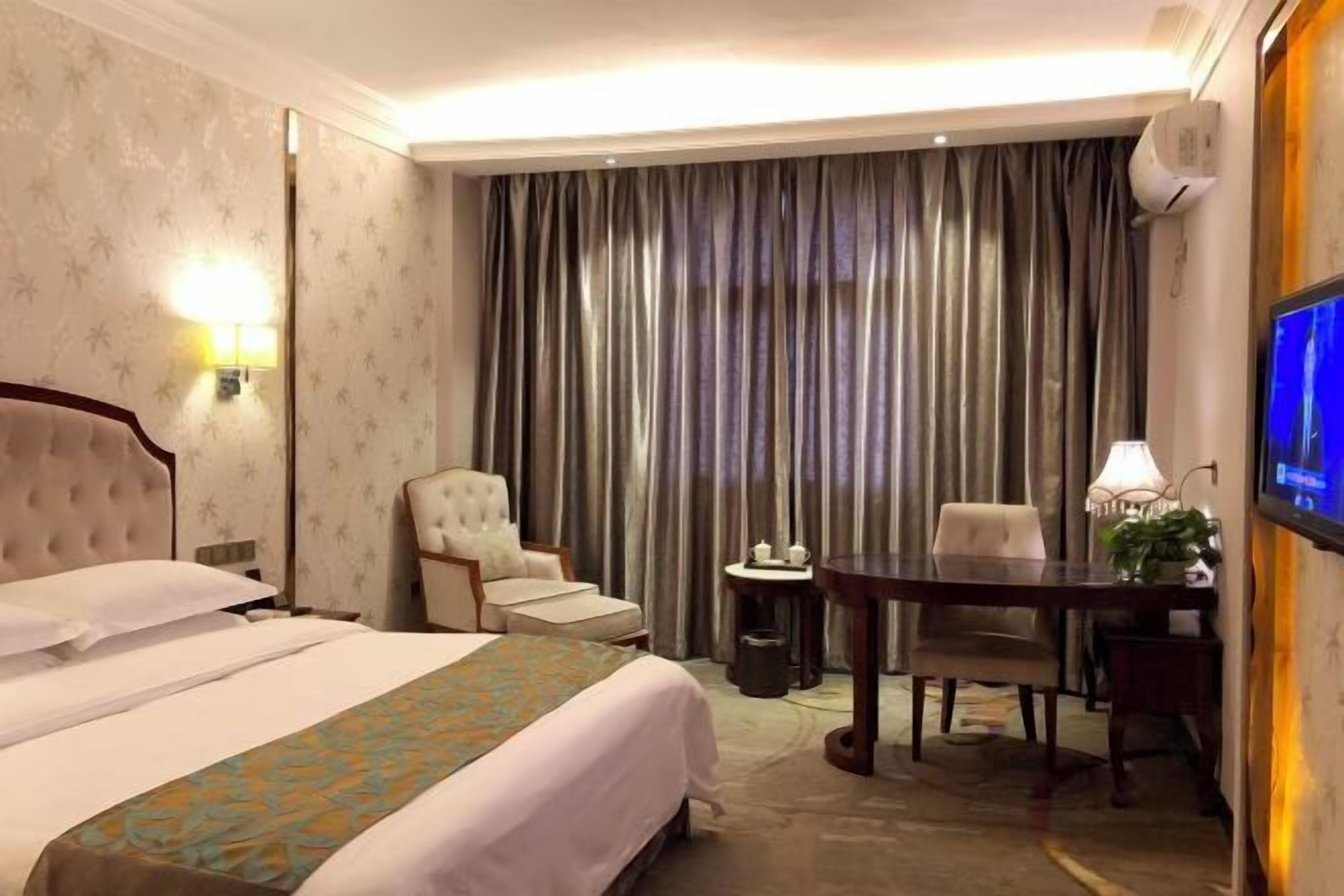 Minibar, in-room safe, iron/ironing board, alarm clocks