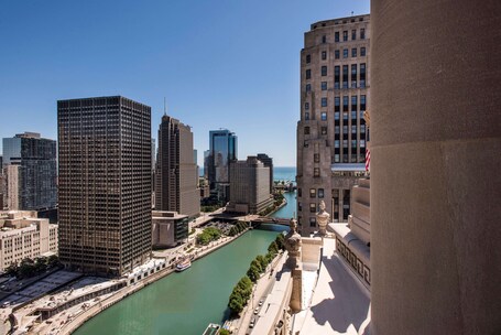 LondonHouse Chicago, Curio Collection by Hilton - Image 55