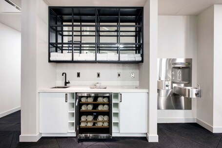 LondonHouse Chicago, Curio Collection by Hilton - Image 46