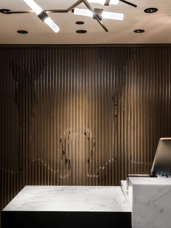 Couples treatment rooms, hydrotherapy, aromatherapy, hot stone massages