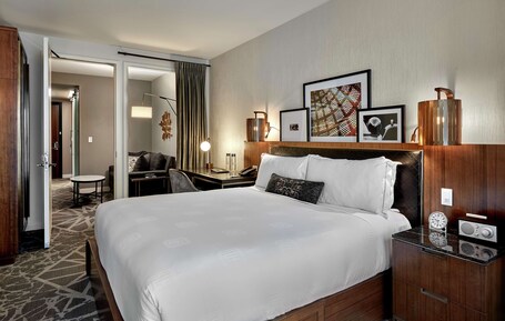 LondonHouse Chicago, Curio Collection by Hilton - Image 65