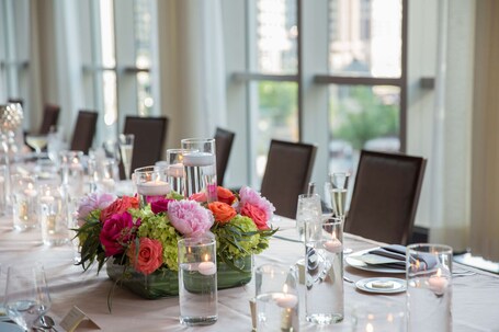 LondonHouse Chicago, Curio Collection by Hilton - Image 26