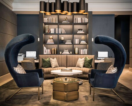 LondonHouse Chicago, Curio Collection by Hilton - Image 44