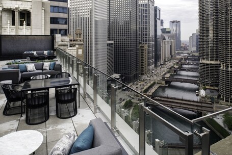 LondonHouse Chicago, Curio Collection by Hilton - Image 62