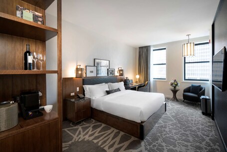 LondonHouse Chicago, Curio Collection by Hilton - Image 18
