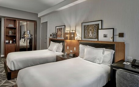 LondonHouse Chicago, Curio Collection by Hilton - Image 66