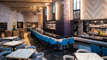 2 bars/lounges, rooftop bar, cocktail bar