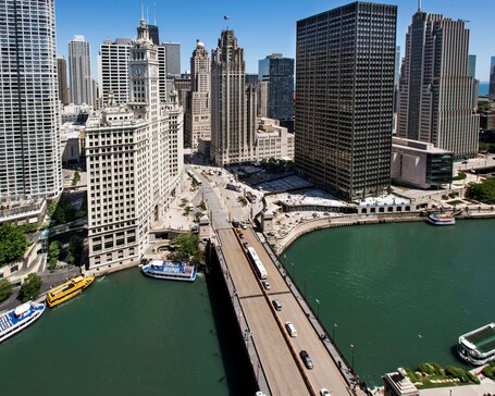 LondonHouse Chicago, Curio Collection by Hilton - Image 54