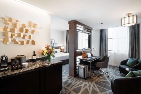 LondonHouse Chicago, Curio Collection by Hilton - Image 37
