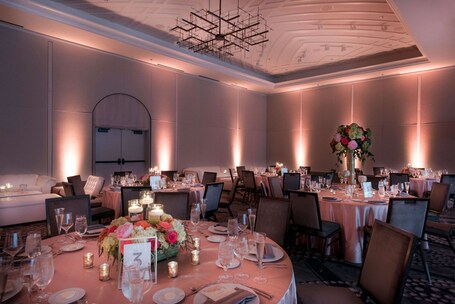 LondonHouse Chicago, Curio Collection by Hilton - Image 75