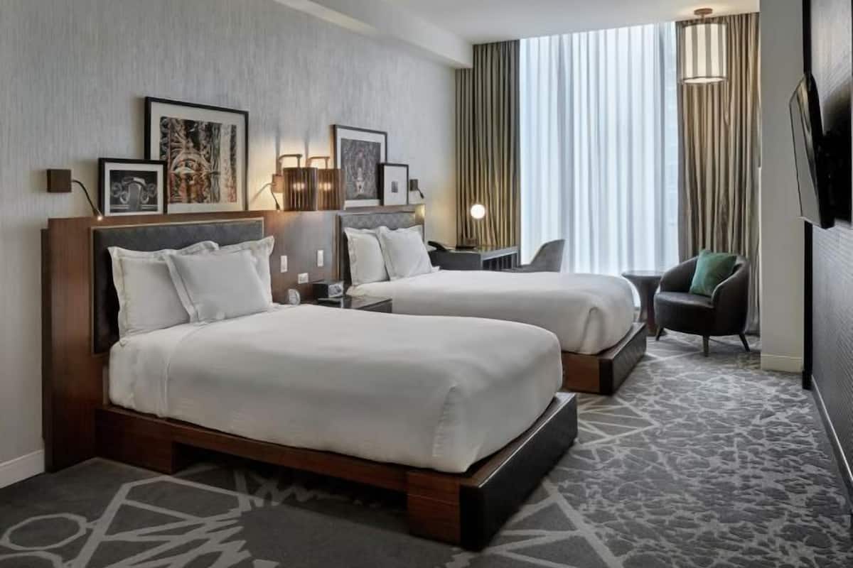 Italiaanse Frette-lakens, luxe beddengoed, een kluis op de kamer