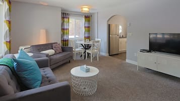 Stoneshire Basalt 2 Bedroom | Living area | 40-inch Smart TV with cable channels