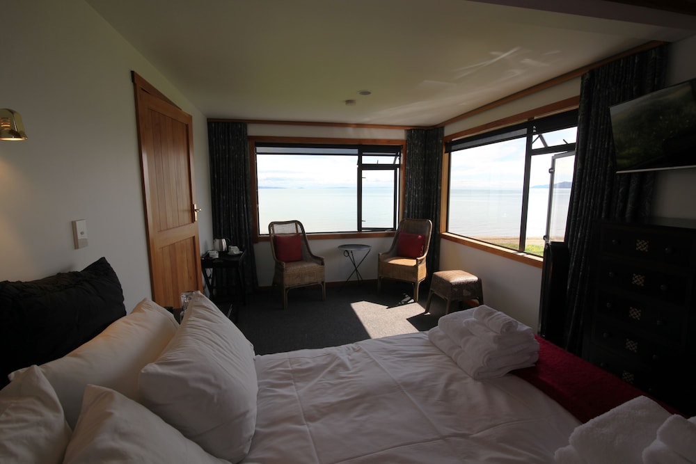 Te Puru Beach Lodge 4