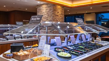 Desayuno buffet diario (JPY 2500 por persona)