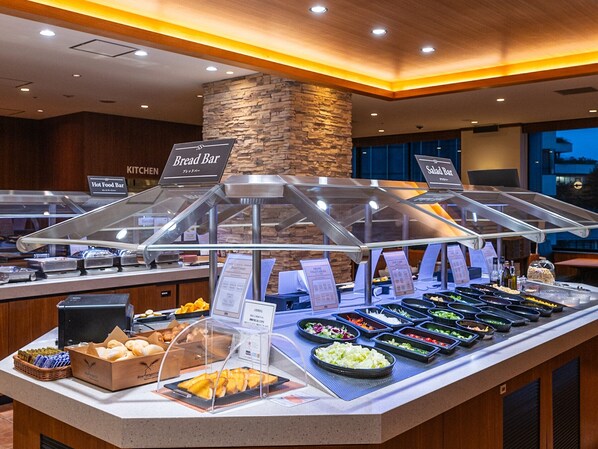 Daily buffet breakfast (JPY 2500 per person) - Richmond Hotel Premier Tokyo Schole (Tokyo)
