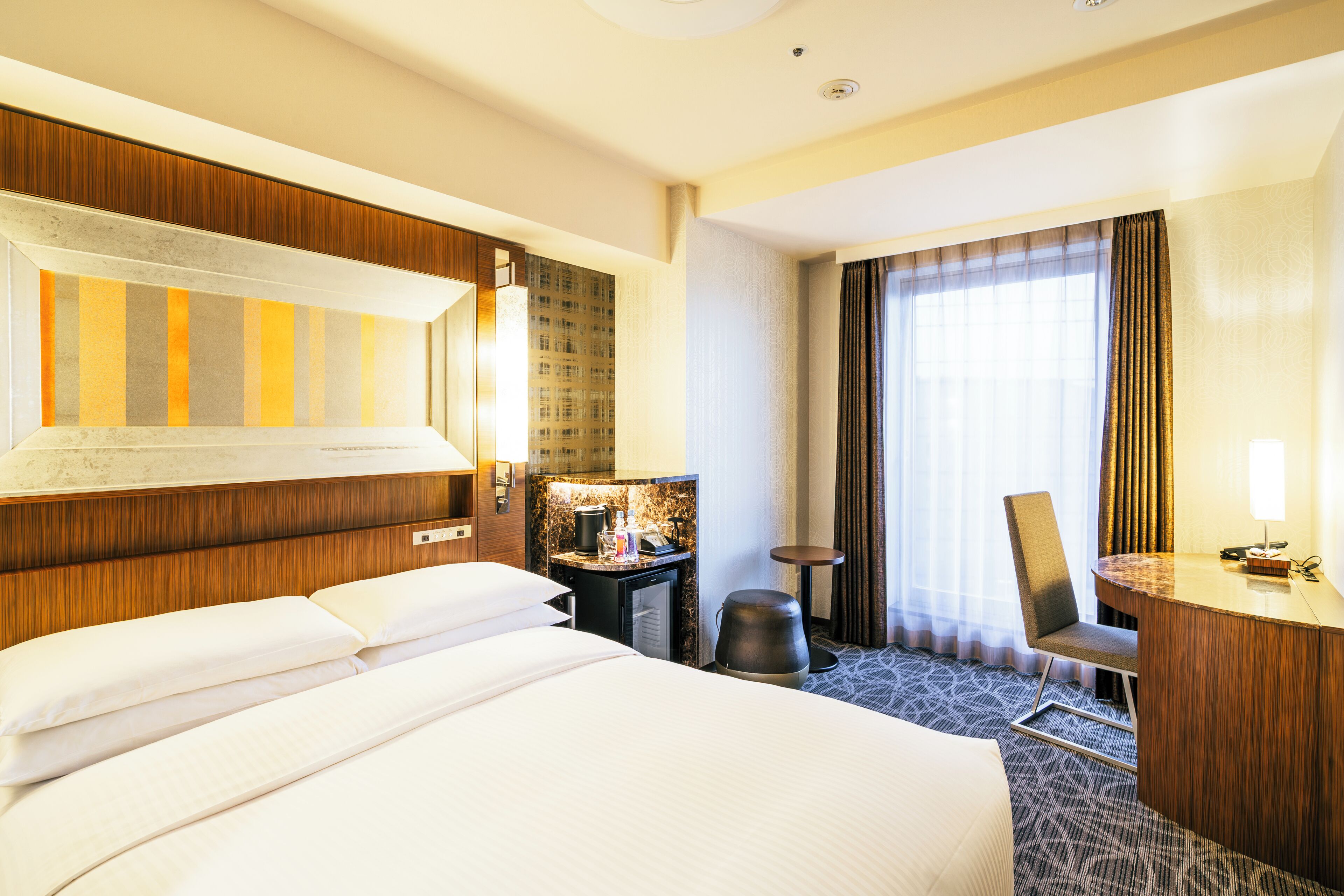 Premium bedding, down comforters, in-room safe, blackout drapes