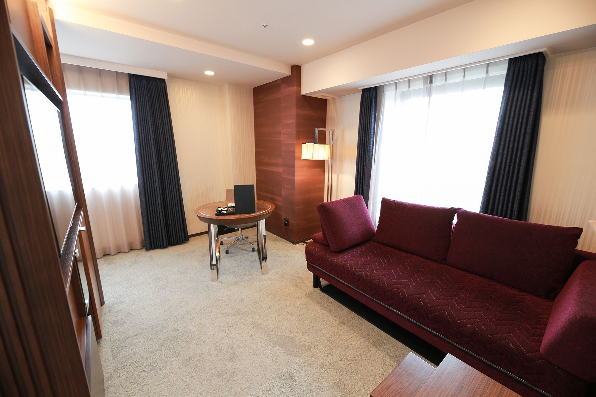 premium bedding, down duvets, in-room safe, blackout curtains