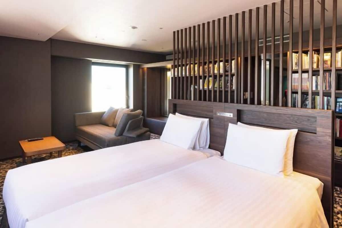 1 bedroom, premium bedding, down comforters, in-room safe