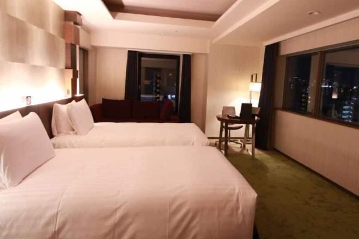 1 bedroom, premium bedding, down comforters, in-room safe