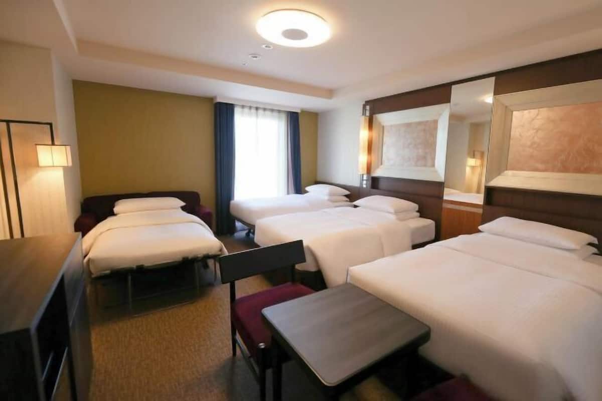 1 bedroom, premium bedding, down comforters, in-room safe