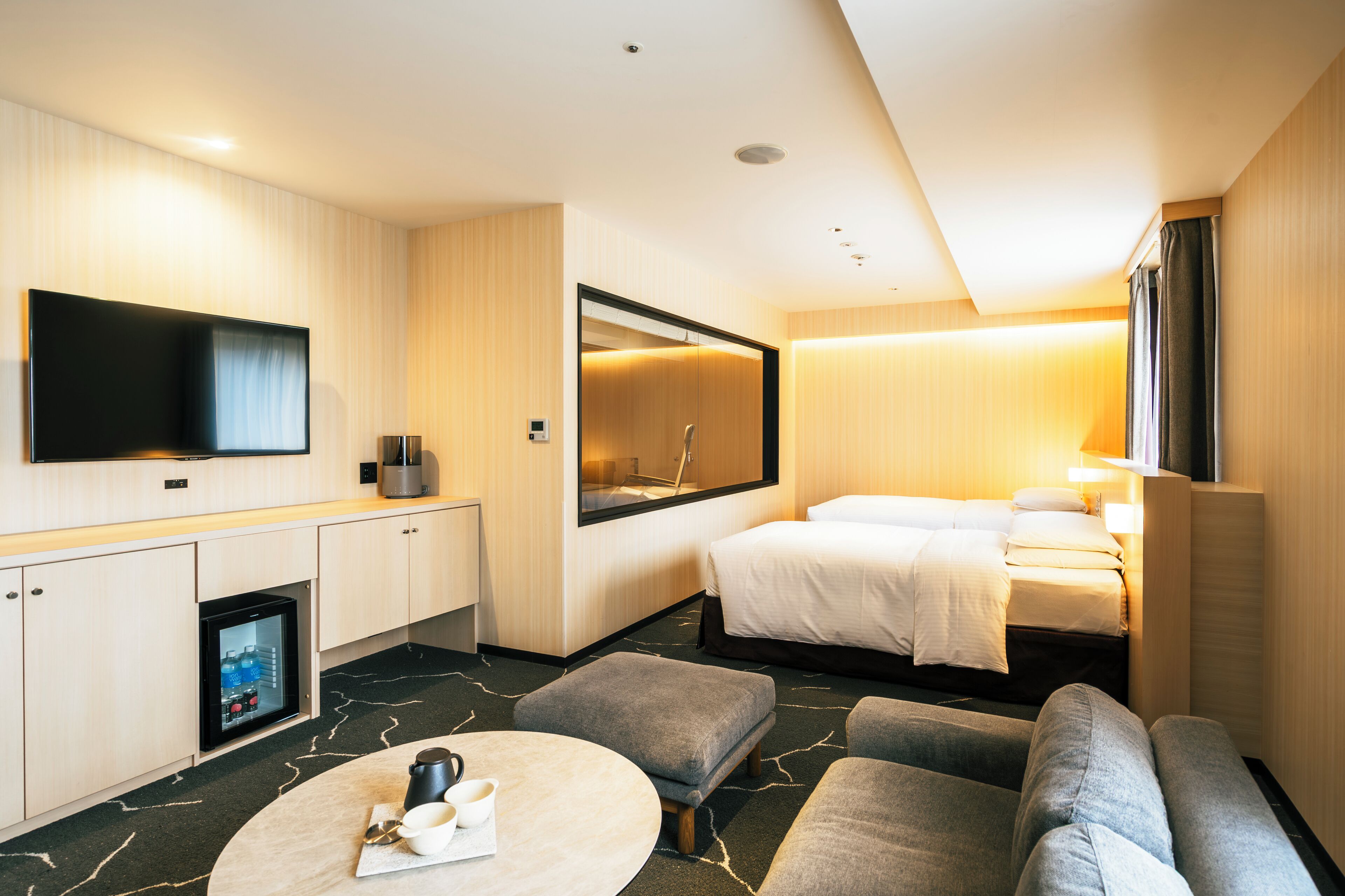 Premium bedding, down comforters, in-room safe, blackout drapes