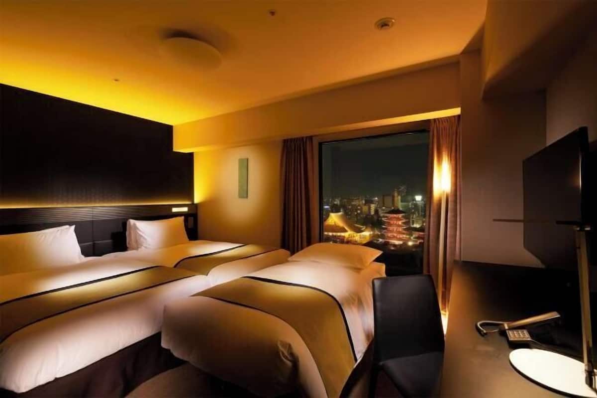 Premium bedding, down duvets, in-room safe, desk