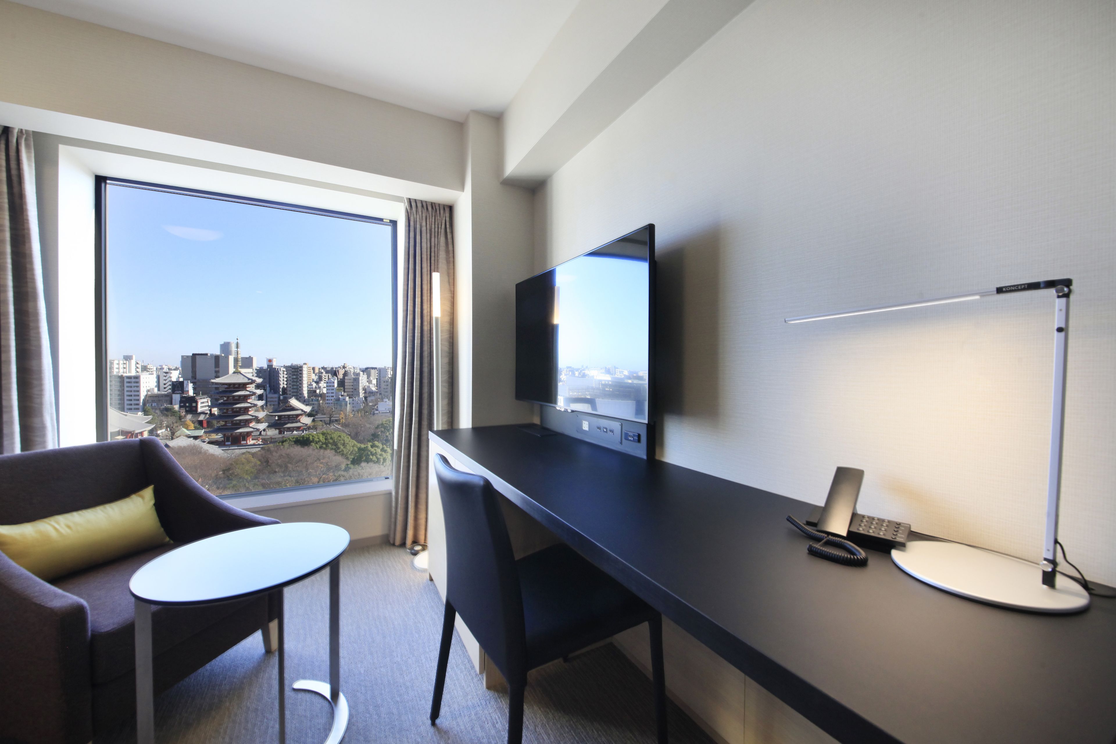 premium bedding, down duvets, in-room safe, desk