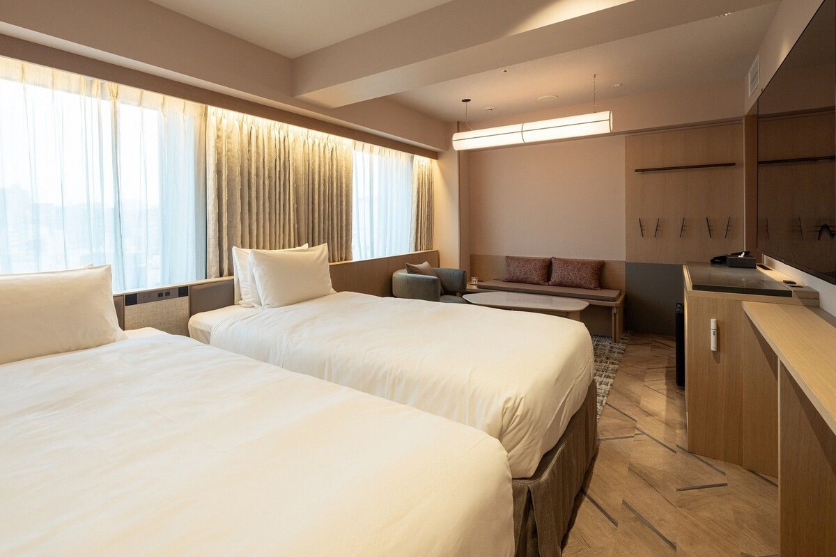 Roupas de cama premium, edredons de pluma, cofres nos quartos