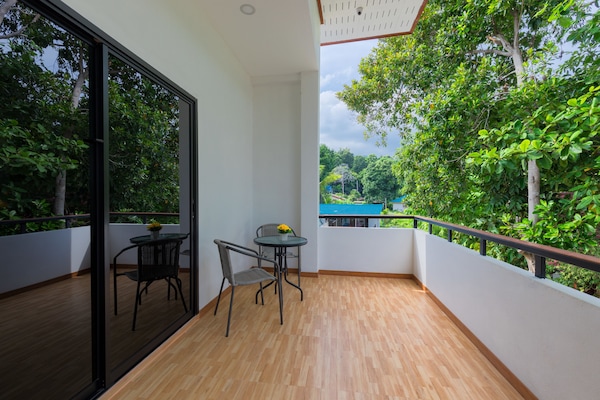 Superior Double Room, 1 King Bed | In-room safe, desk, laptop workspace, free WiFi