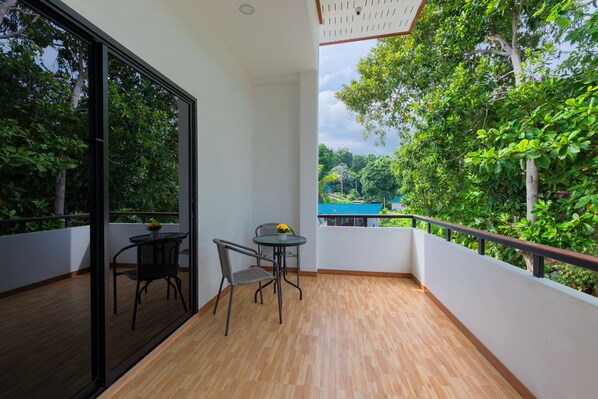 Superior Double Room, 1 King Bed | In-room safe, desk, laptop workspace, free WiFi - Family Song Bungalow (Koh Lipe)