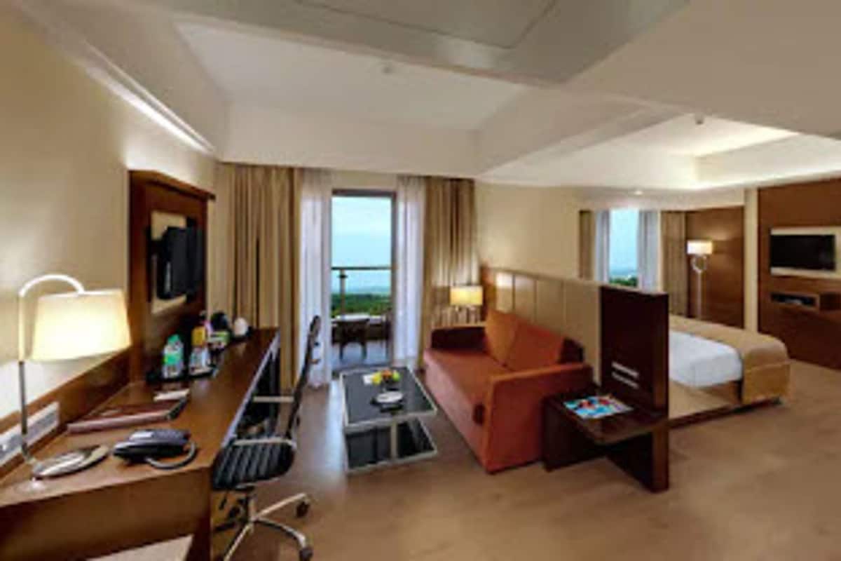 Minibar, in-room safe, desk, soundproofing
