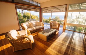 Hus – panorama, 4 soverom, havutsikt (The Loft) | Oppholdsområde | Flatskjerm-TV