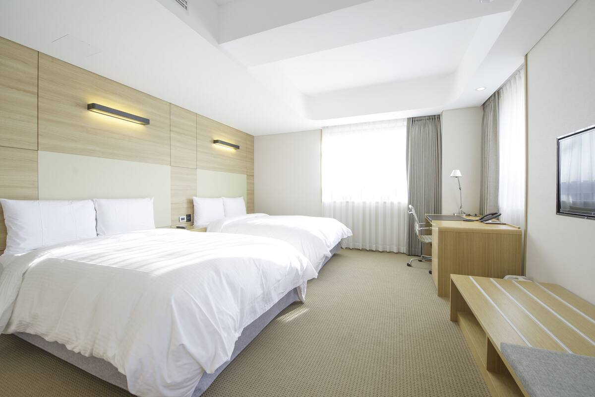 Family Suite, 2 Double Beds | 高級寢具、客房內保險箱、書桌、筆電工作空間