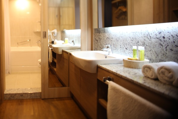 Suite estudio | Lavabo del cuarto de baño