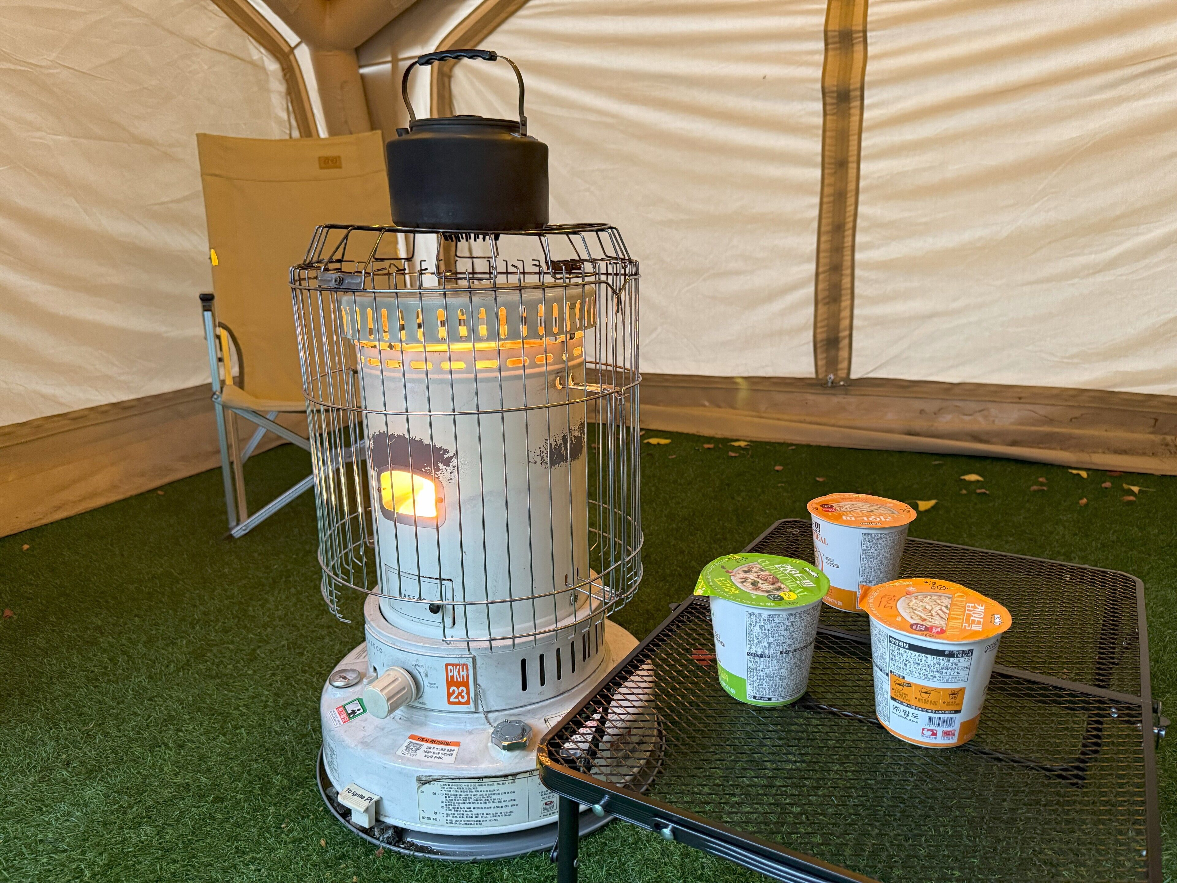 standard twin with outdoor tent | terrace/patio