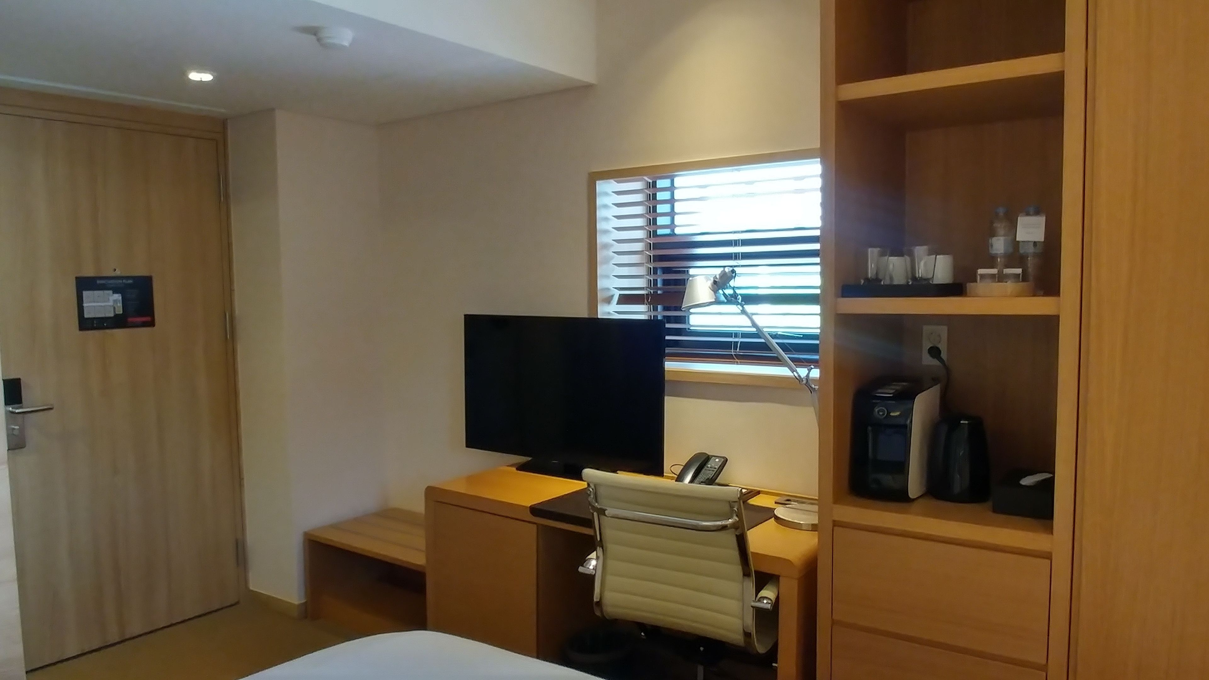 2 bedrooms, in-room safe, desk, laptop workspace