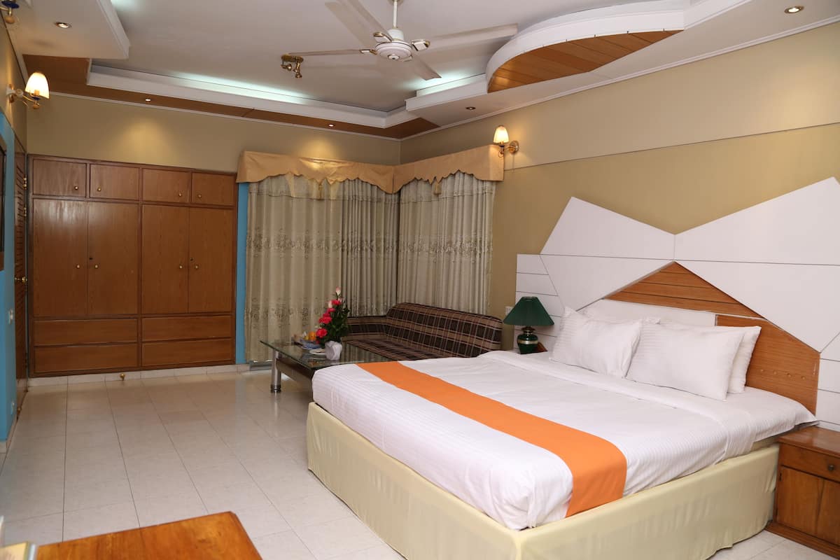 Minibar, in-room safe, desk, soundproofing