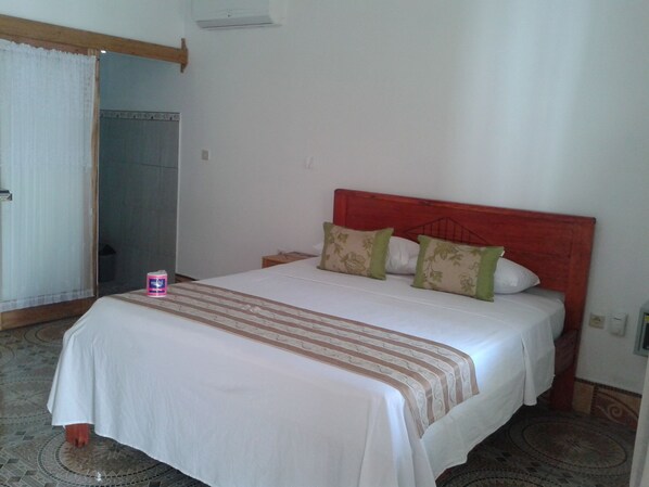 Minibar, Zimmersafe, kostenloses WLAN