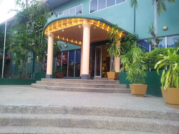 Property entrance - The Hideaway Hotel (Port Moresby)