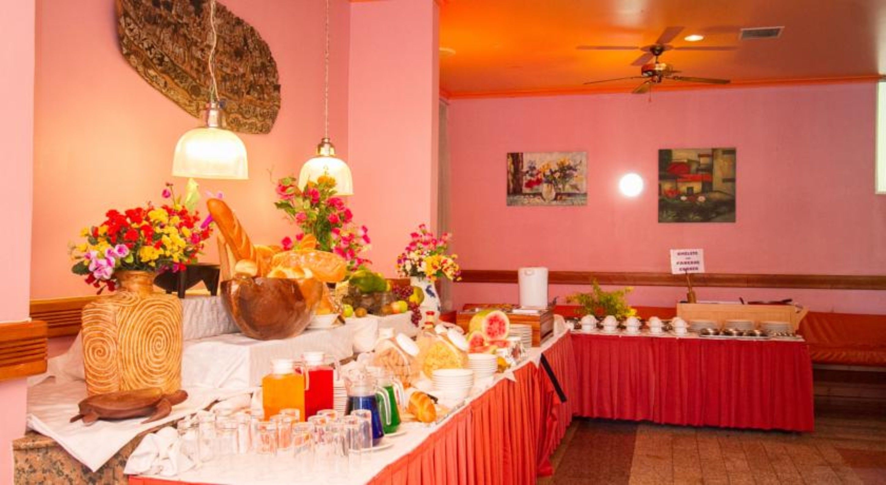 breakfast, lunch and dinner served