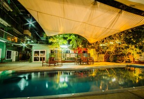 Kolam renang outdoor